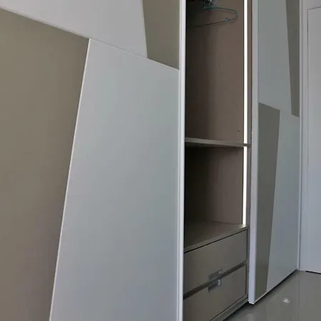 Amay 880 Apartment