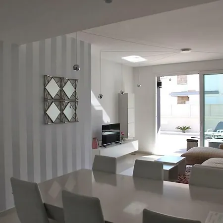 Amay 880 Apartment *
